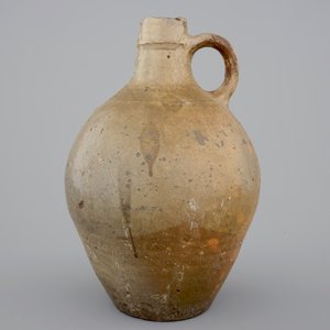 A tall stoneware bellarmine face jug, 17/18th C. — 照片 5