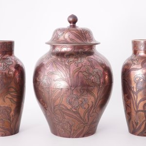 A tall three-piece Art Nouveau luster-glazed vase garniture, Boch Frères Kéramis — 照片 3
