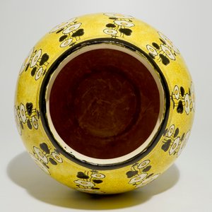 A tall yellow ground crackle glazed vase, Charles Catteau for Boch Frères Keramis, ca. 1925-1930 — photo 5