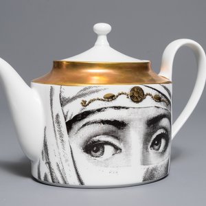 A 'Temi i variazone' teapot after Piero Fornasetti, Rosenthal, Germany, 1999 — 照片 1