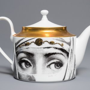 A 'Temi i variazone' teapot after Piero Fornasetti, Rosenthal, Germany, 1999 — 照片 4