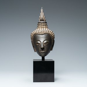 A Thai Ayutthaya-style bronze head of Buddha, 17/19th C. — photo 2