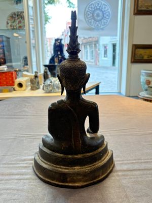 A Thai bronze Buddha, 17/18th C. — photo 3