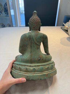 A Thai bronze sculpture of Shakyamuni Buddha, probably 15/16th C. — photo 3