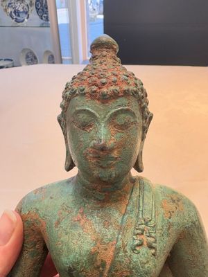 A Thai bronze sculpture of Shakyamuni Buddha, probably 15/16th C. — photo 7
