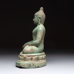 A Thai bronze sculpture of Shakyamuni Buddha, probably 15/16th C. — photo 3