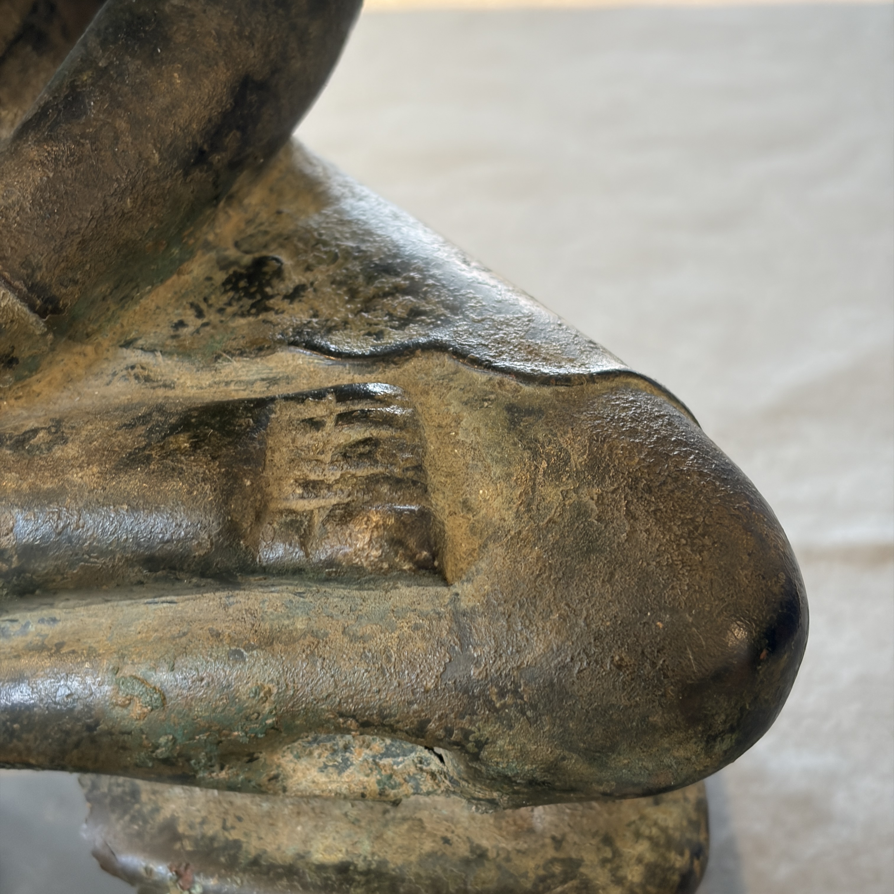 A Thai bronze seated Buddha torso on a later stand — photo 6