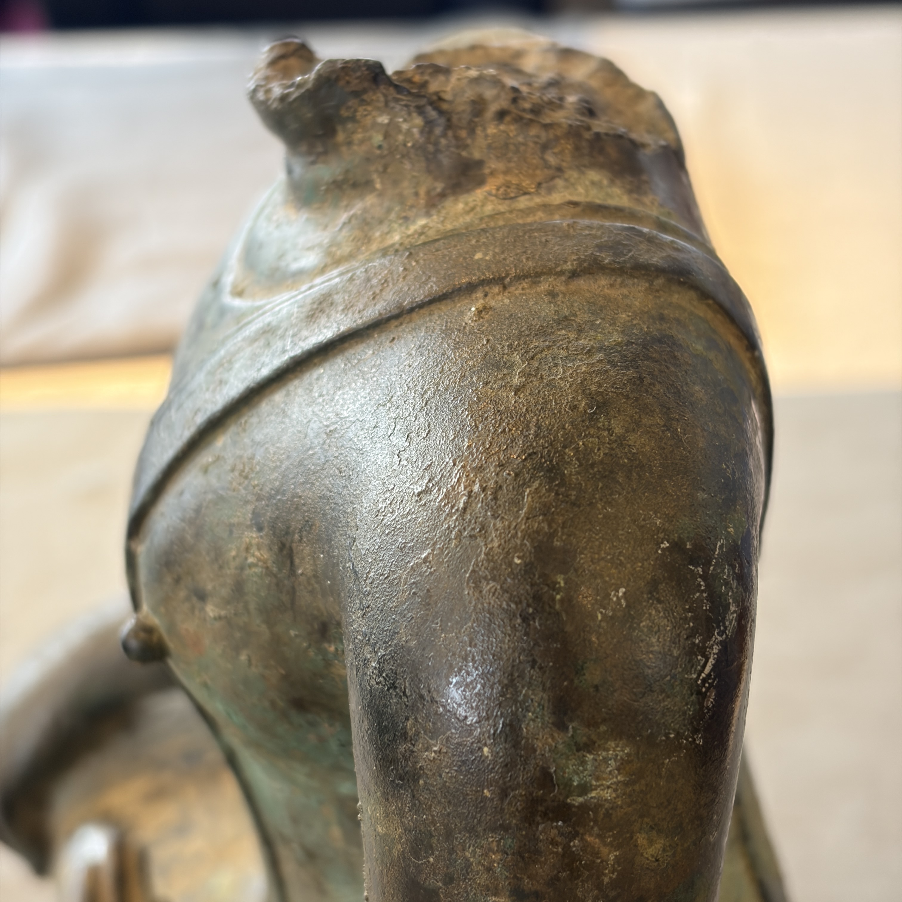 A Thai bronze seated Buddha torso on a later stand — photo 11