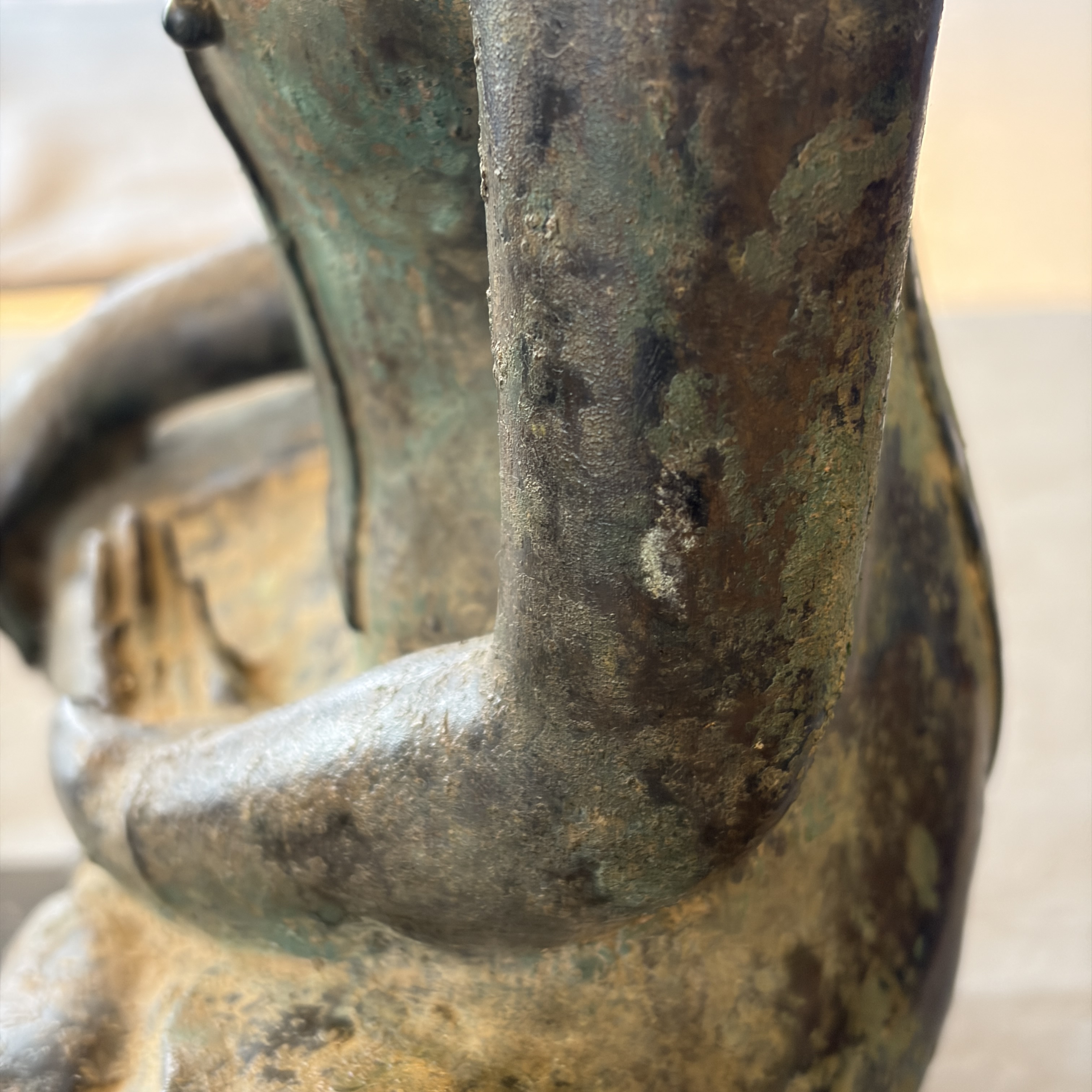 A Thai bronze seated Buddha torso on a later stand — photo 12