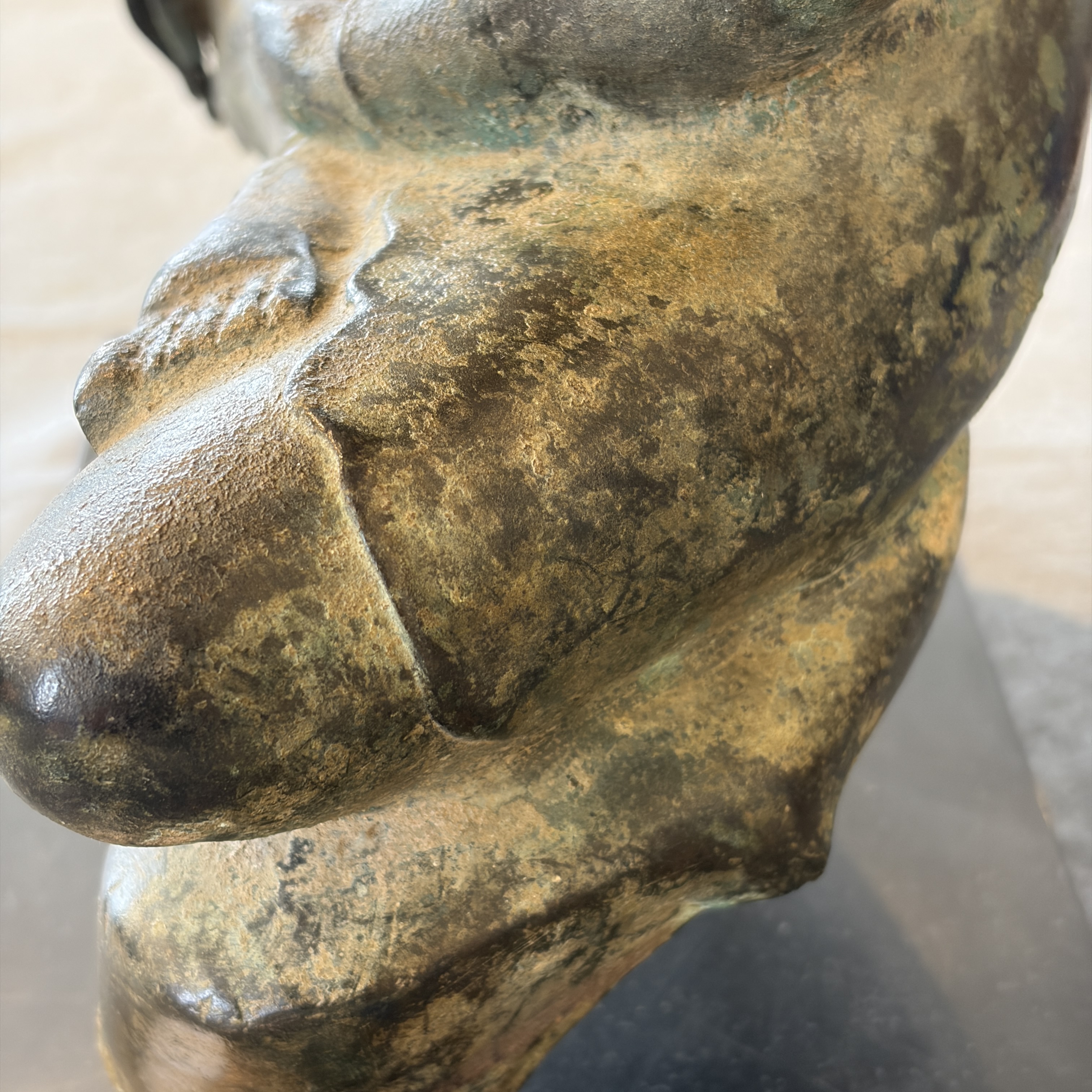 A Thai bronze seated Buddha torso on a later stand — photo 13