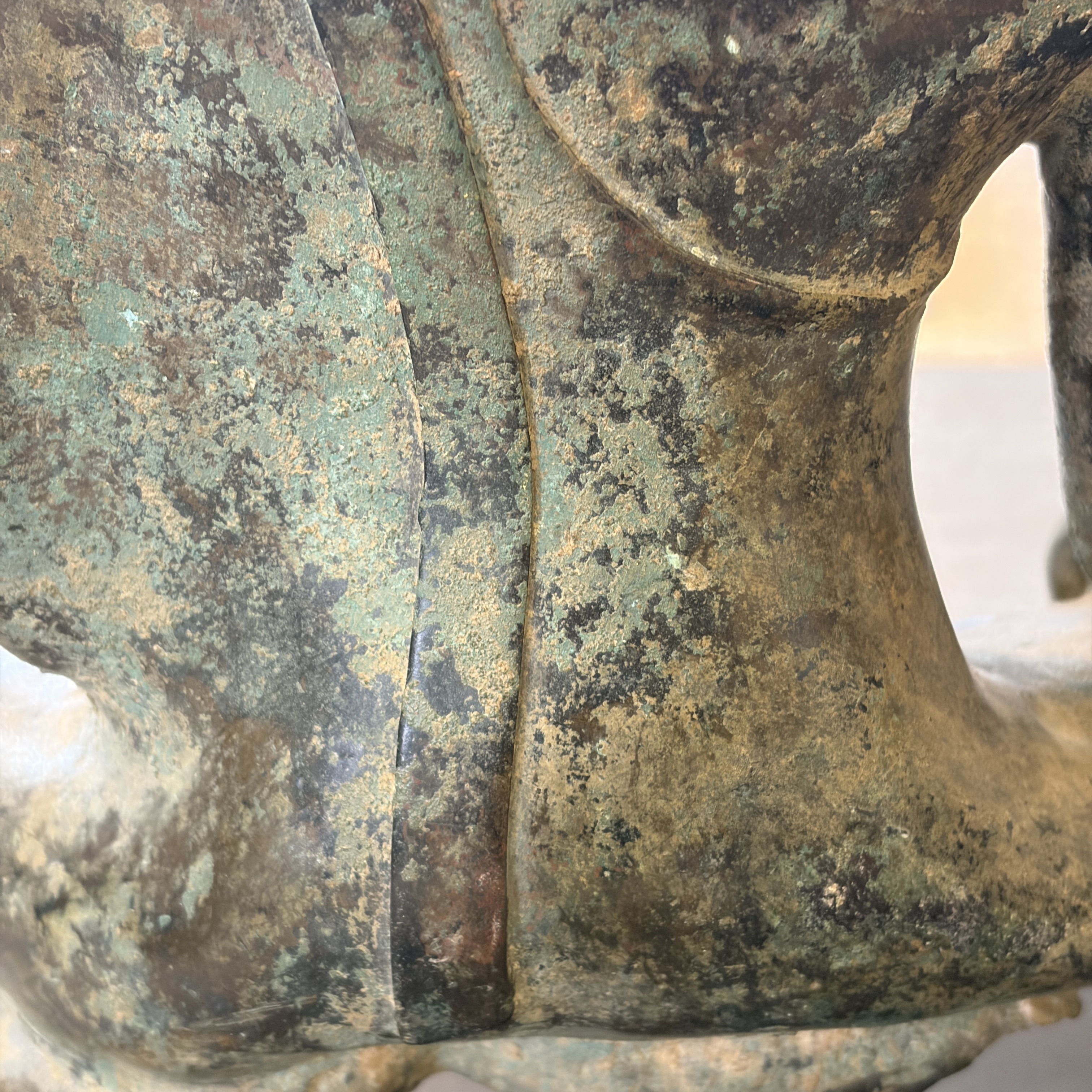 A Thai bronze seated Buddha torso on a later stand — photo 16