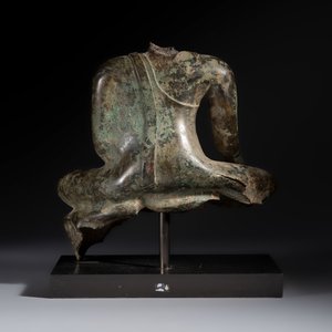 A Thai bronze seated Buddha torso on a later stand — photo 3