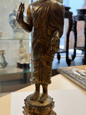 A Thai gilt bronze Buddha Shakyamuni in Lan Na-style, probably 16th C. — photo 10