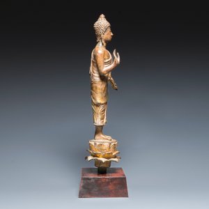 A Thai gilt bronze Buddha Shakyamuni in Lan Na-style, probably 16th C. — photo 3
