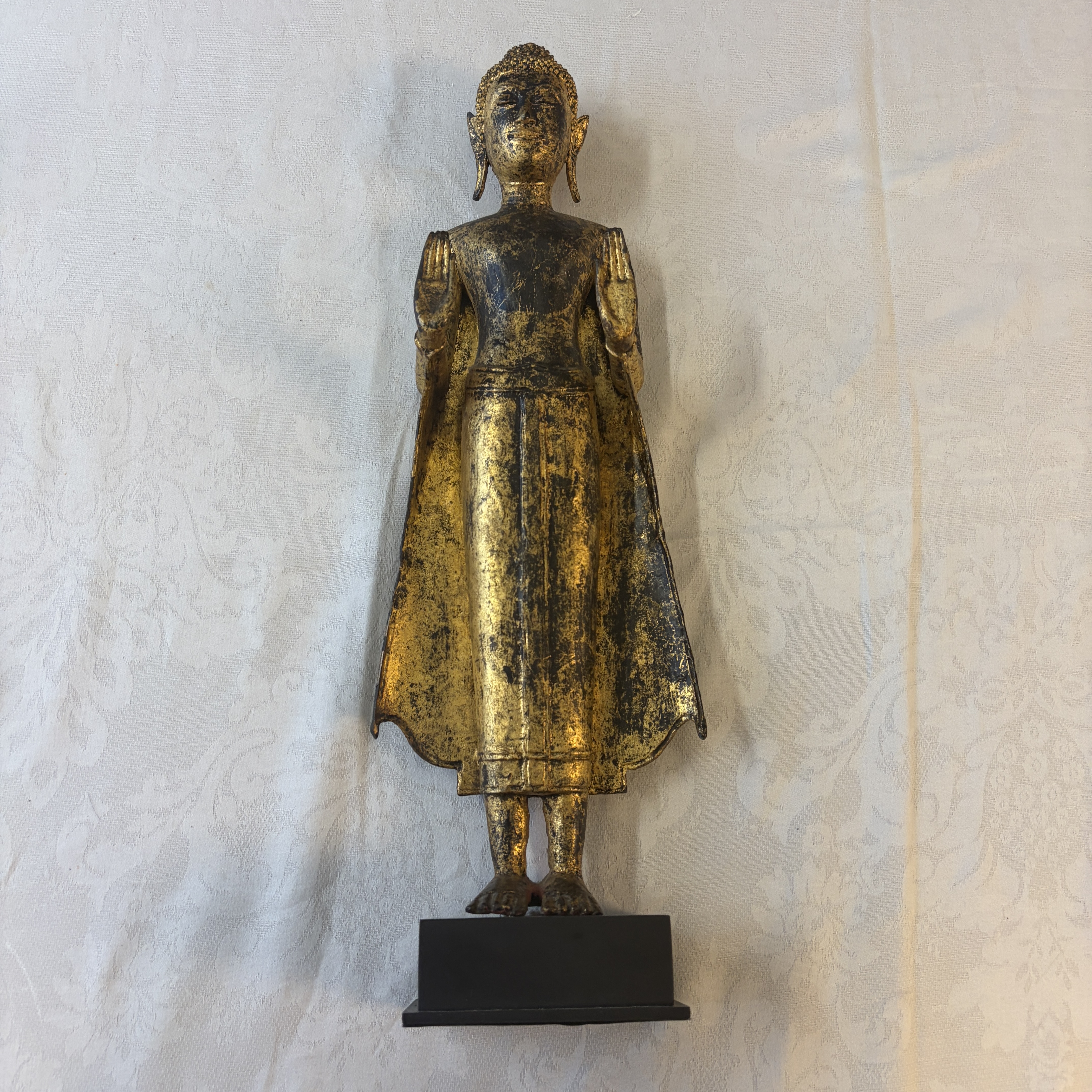 A Thai gilt-lacquered bronze Buddha — photo 1