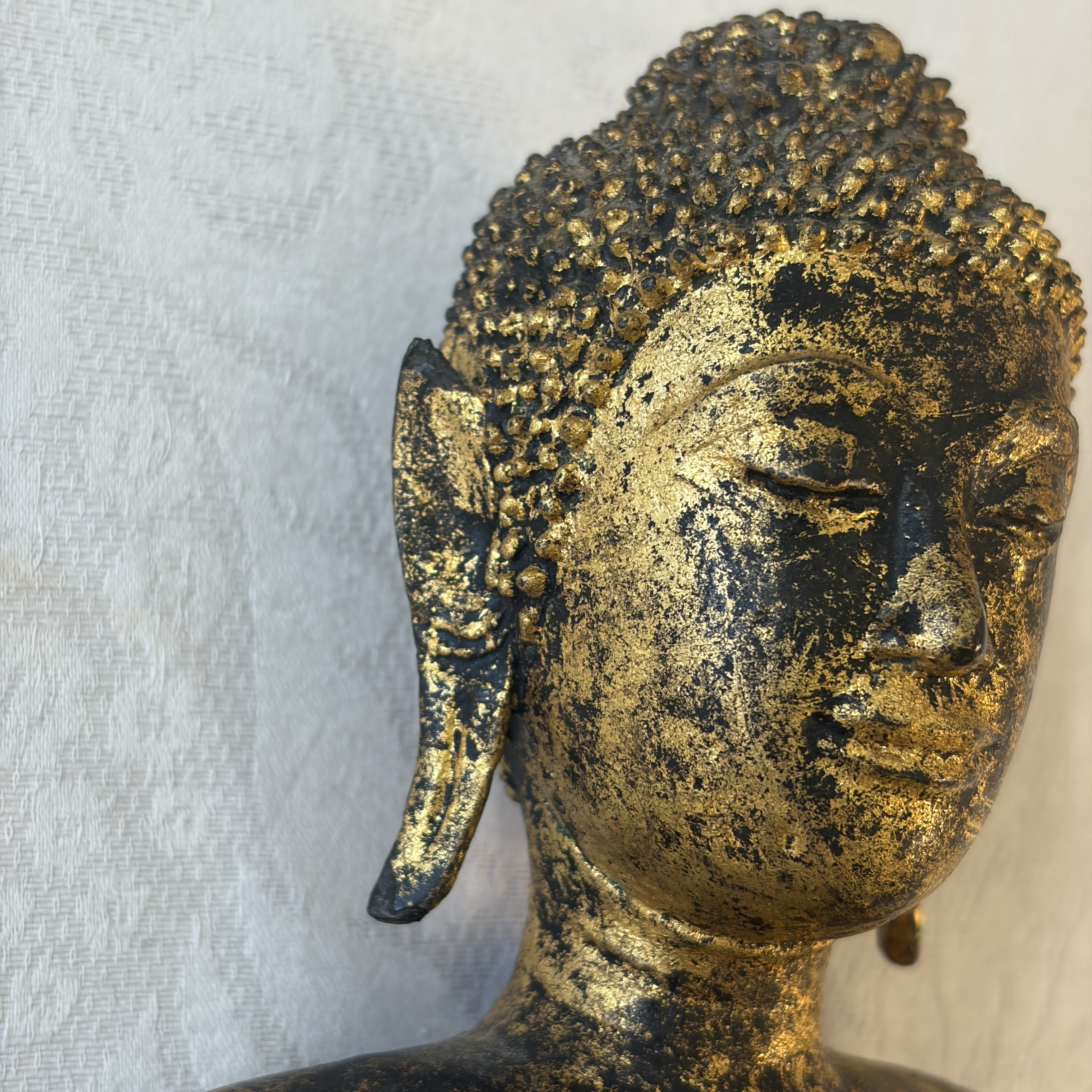 A Thai gilt-lacquered bronze Buddha — photo 3