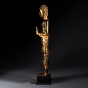 A Thai gilt-lacquered bronze Buddha — photo 3