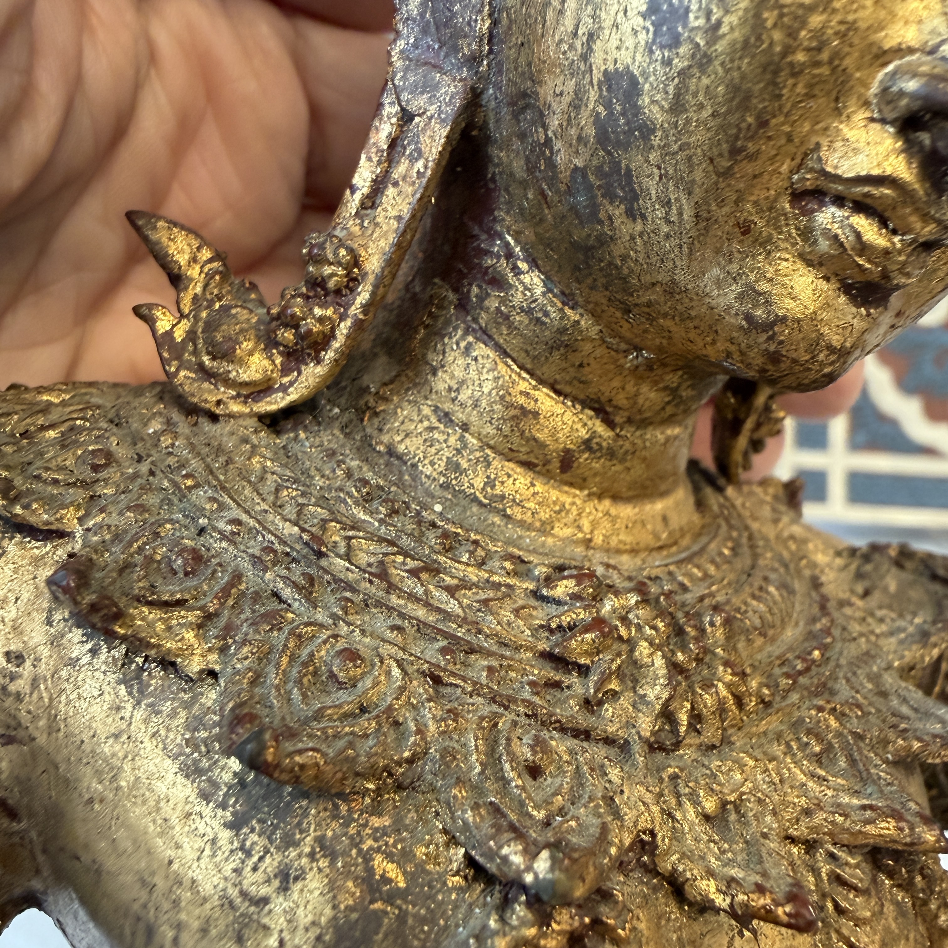 A Thai gilt-lacquered bronze model of Saraswati — 照片 7