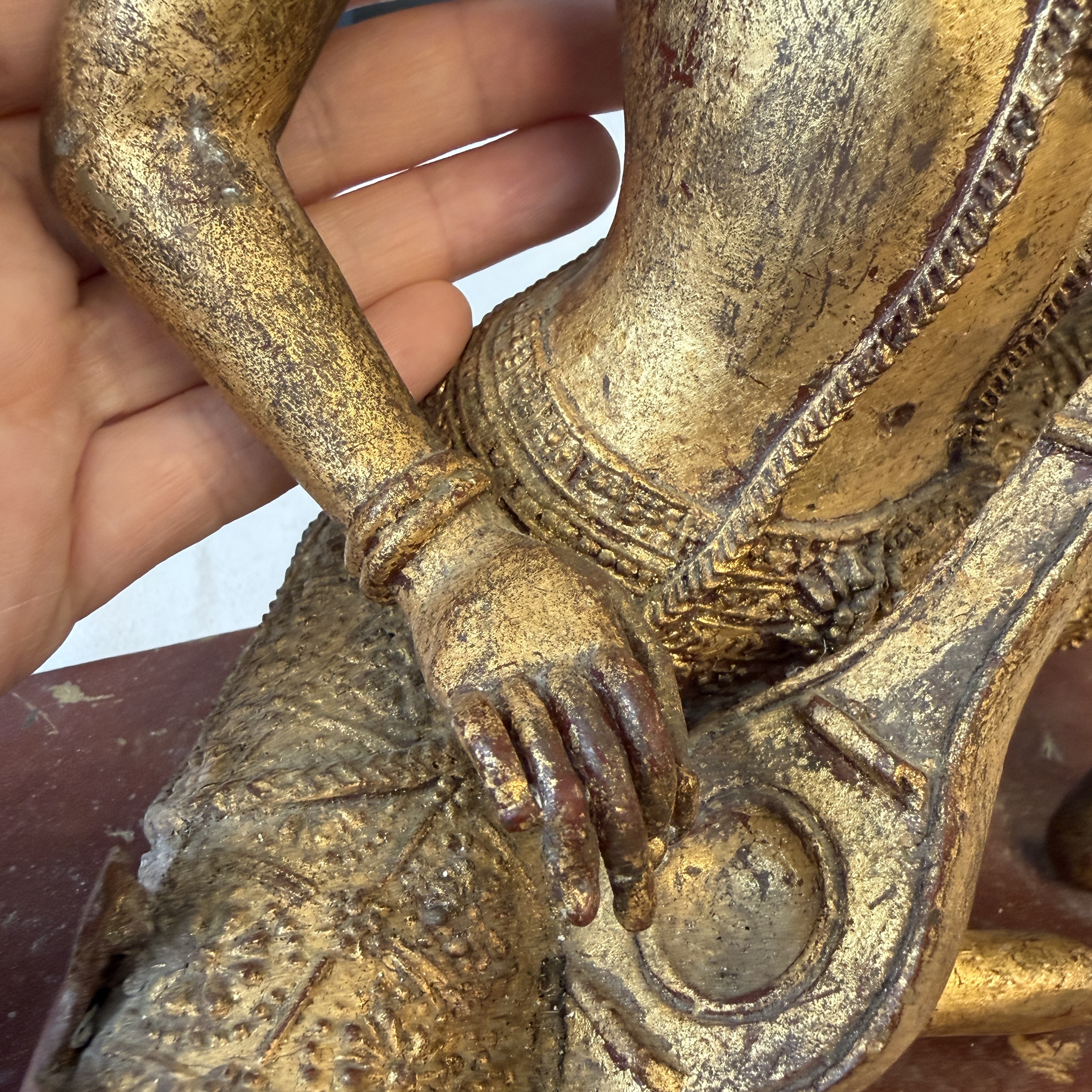 A Thai gilt-lacquered bronze model of Saraswati — 照片 11