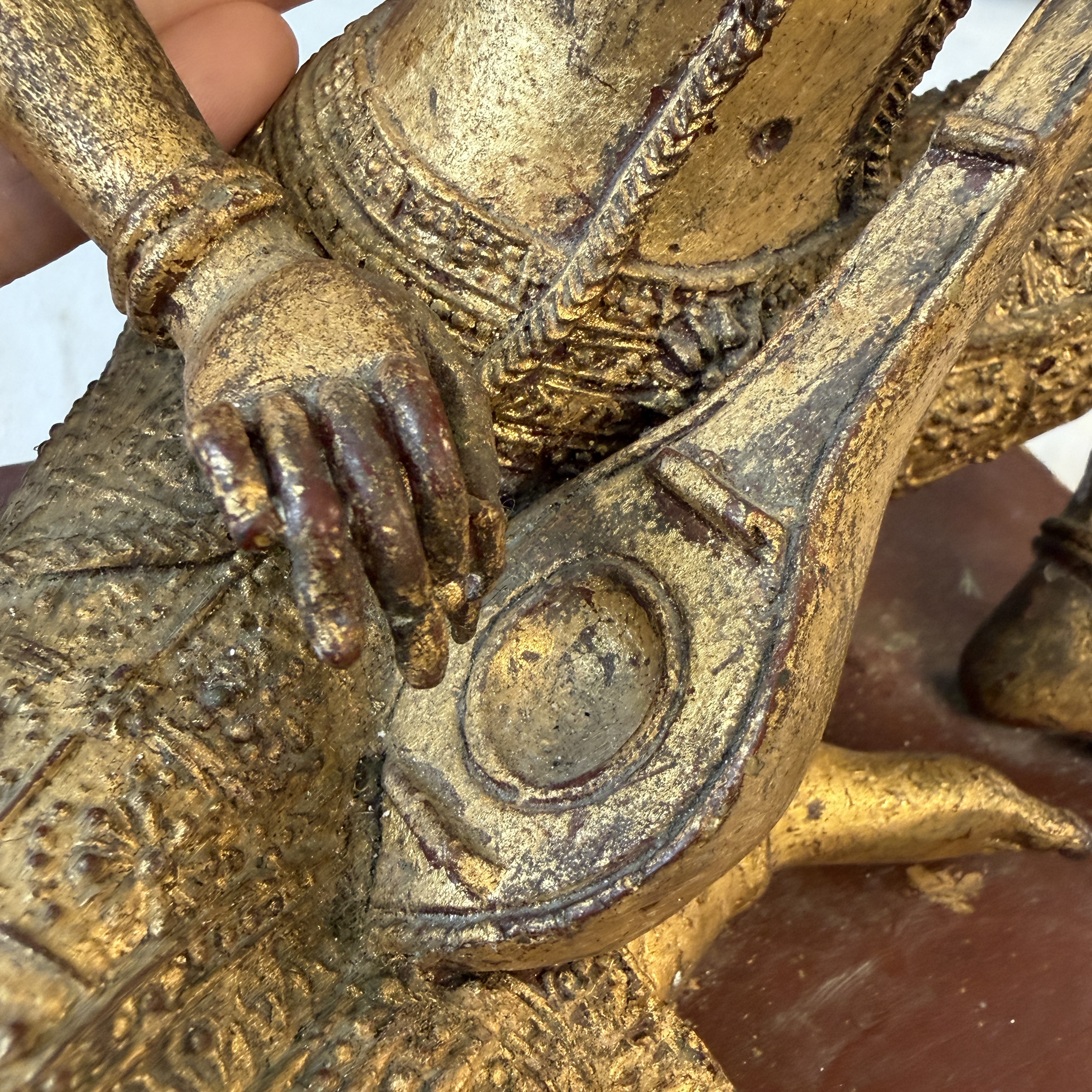 A Thai gilt-lacquered bronze model of Saraswati — 照片 12