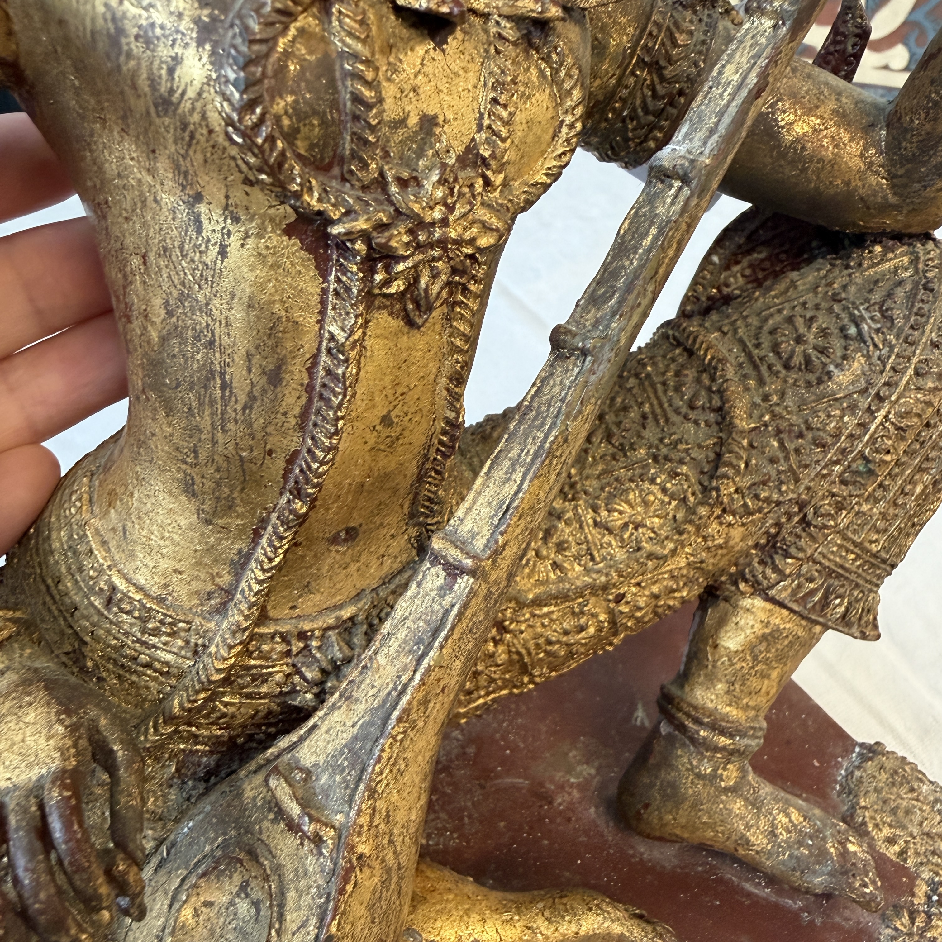 A Thai gilt-lacquered bronze model of Saraswati — 照片 13