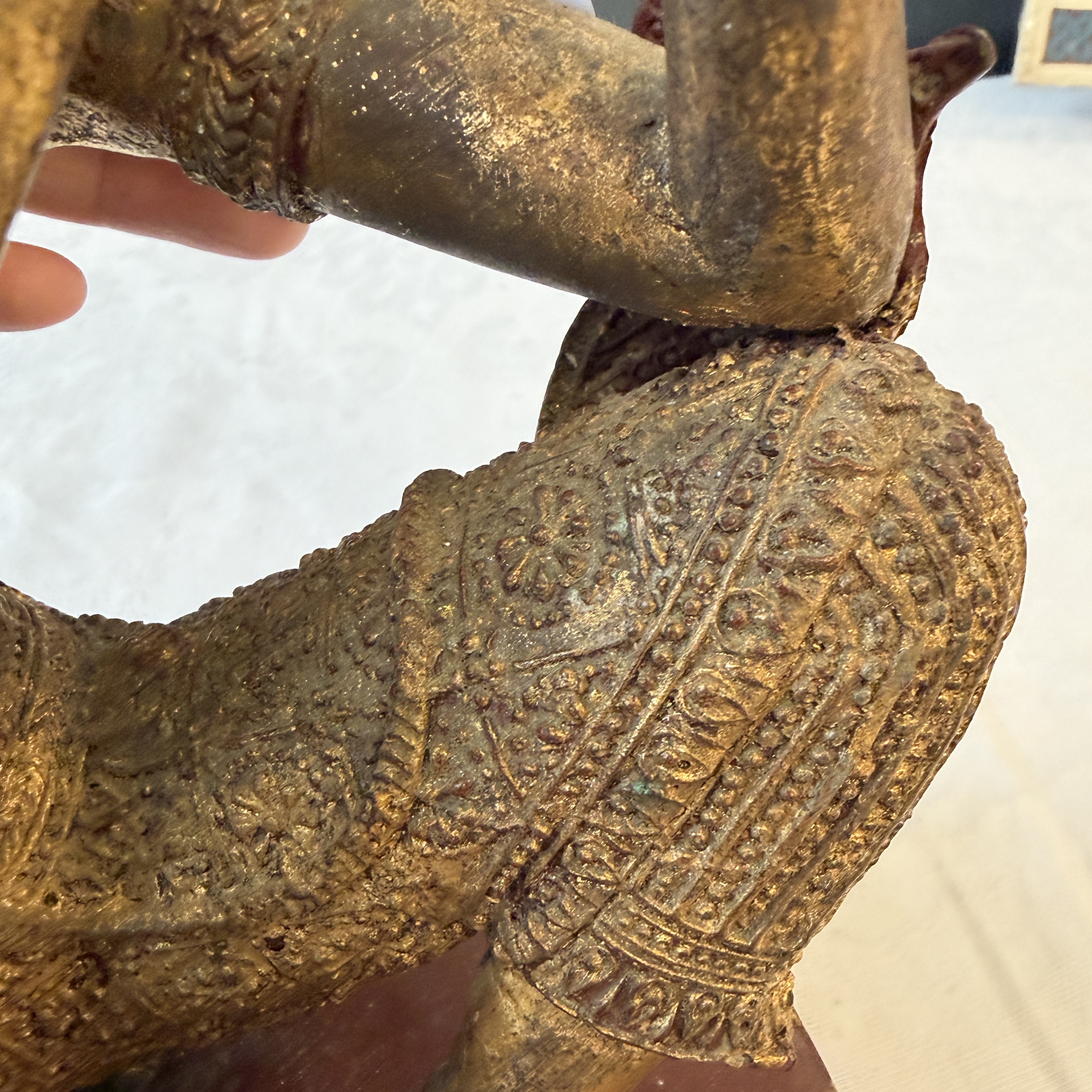 A Thai gilt-lacquered bronze model of Saraswati — 照片 17