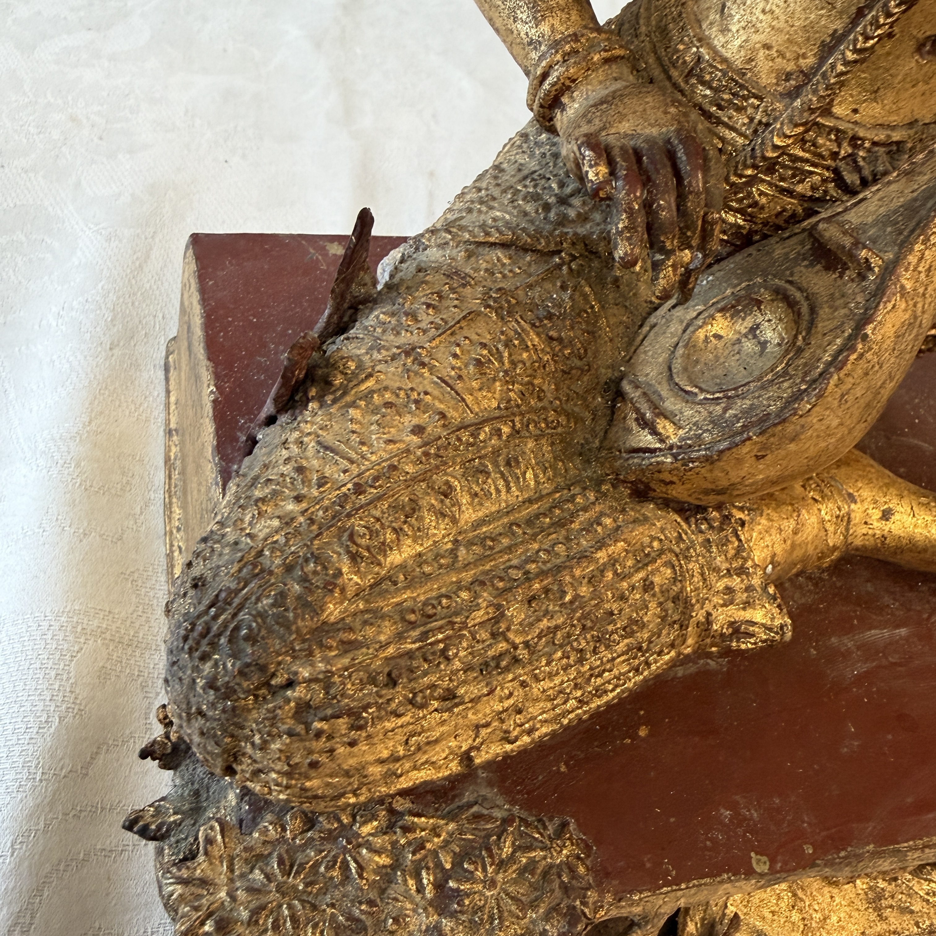 A Thai gilt-lacquered bronze model of Saraswati — 照片 21