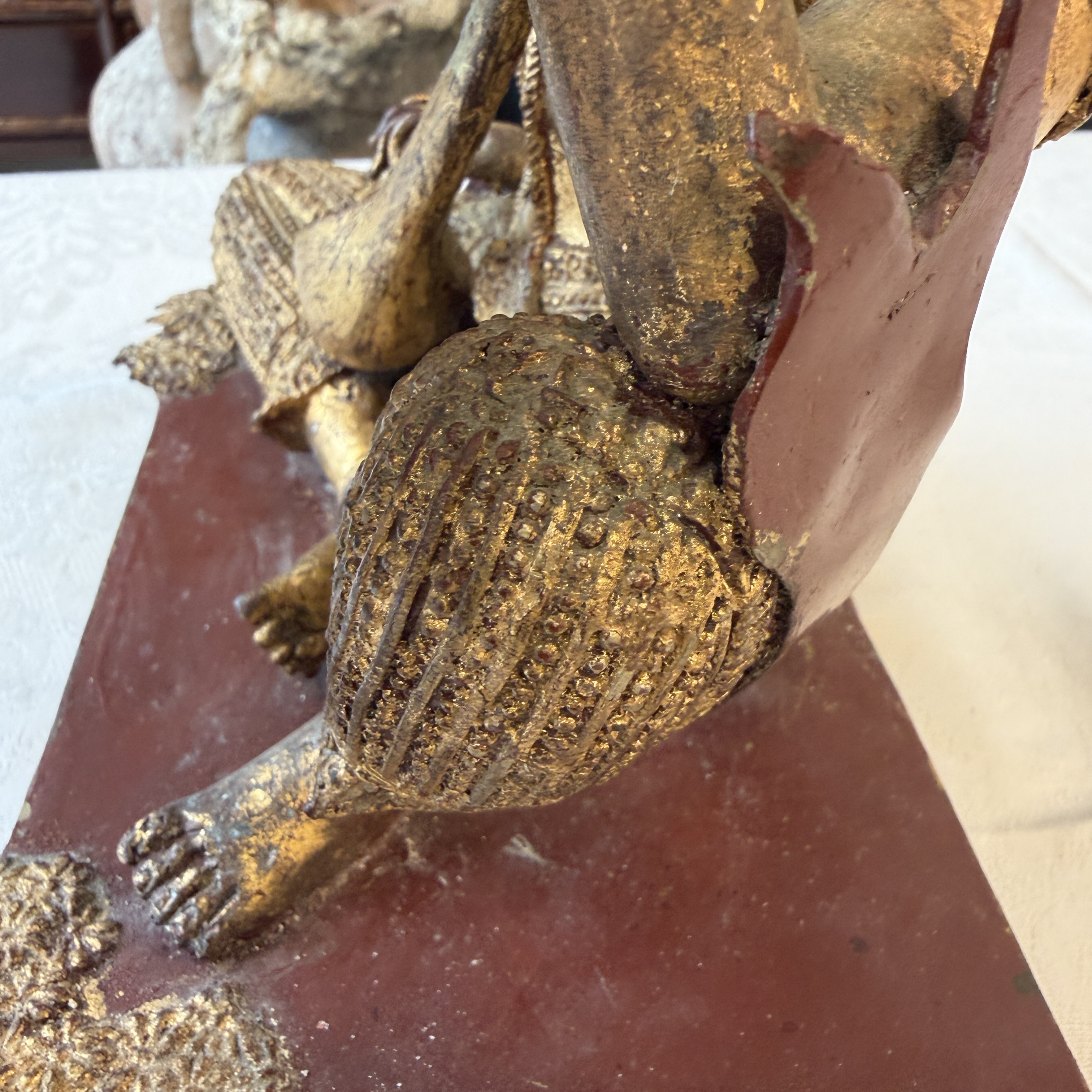 A Thai gilt-lacquered bronze model of Saraswati — 照片 27