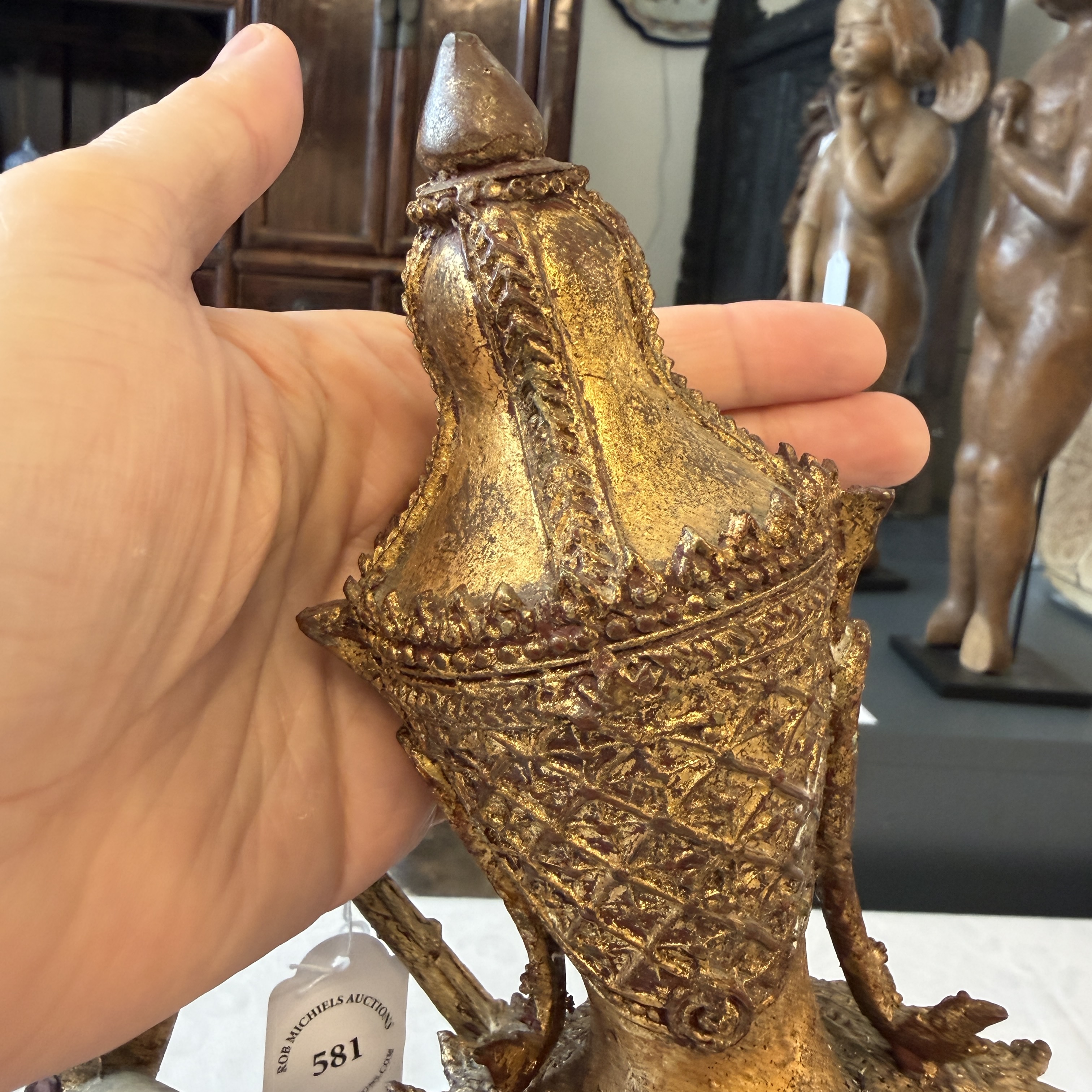 A Thai gilt-lacquered bronze model of Saraswati — 照片 29