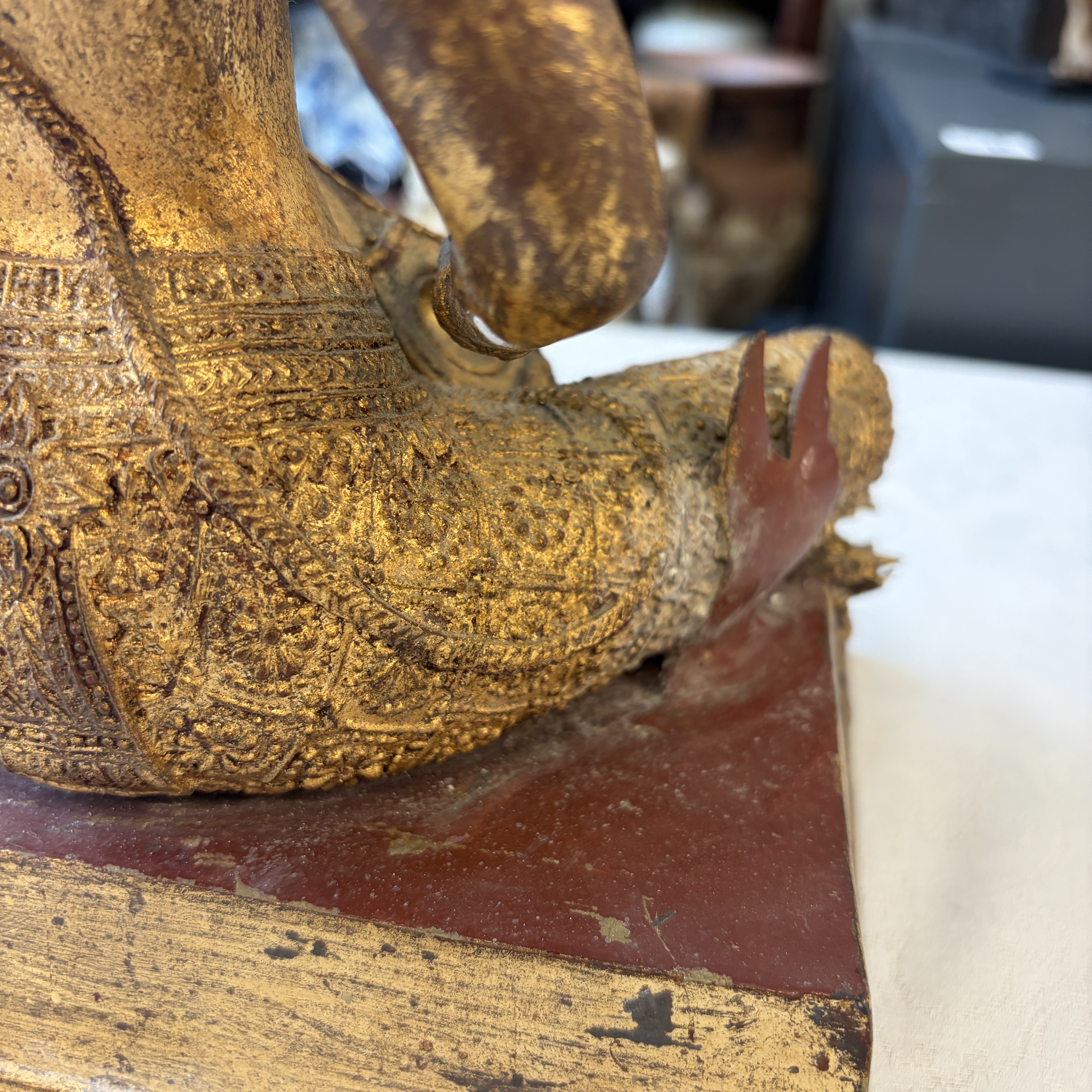 A Thai gilt-lacquered bronze model of Saraswati — 照片 37