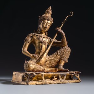 A Thai gilt-lacquered bronze model of Saraswati — 照片 1
