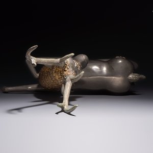 A Thai metal-alloy sculpture of a reclining stag, 20th C. — photo 5