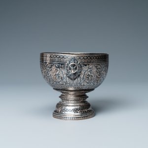 A Thai niello silver 'Thom Ngoen' bowl, 19/20th C. — photo 3