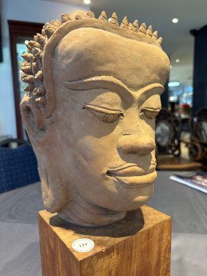 A Thai pottery Haripunjaya-style head of Buddha, possibly 13th C. — photo 11
