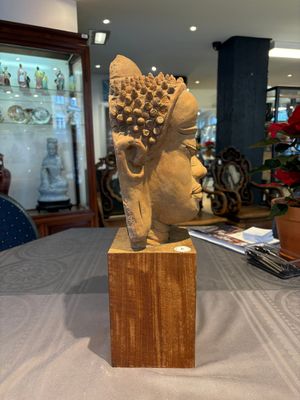 A Thai pottery Haripunjaya-style head of Buddha, possibly 13th C. — photo 4