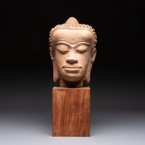 A Thai pottery Haripunjaya-style head of Buddha, possibly 13th C. — photo 2
