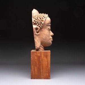 A Thai pottery Haripunjaya-style head of Buddha, possibly 13th C. — photo 5