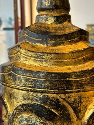 A Thai red sandstone head of Buddha and a lacquered and gilt stone head of Buddha, possibly Ayutthaya period, 15th C. — 照片 10