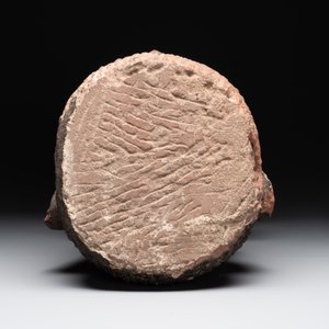 A Thai red sandstone head of Buddha, possibly Ayutthaya period, 15th C. — foto 6