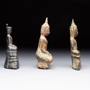 A Thai silver Buddha and two Burmese bronze Buddhas, 16/19th C. — 照片 5