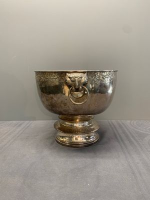 A Thai silver punch bowl with tiger-form handles, เฉิน เว่ย ไท่ 陳偉泰 mark, Bangkok, 19th C. — photo 2