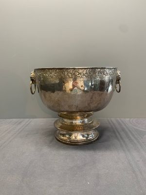 A Thai silver punch bowl with tiger-form handles, เฉิน เว่ย ไท่ 陳偉泰 mark, Bangkok, 19th C. — photo 3