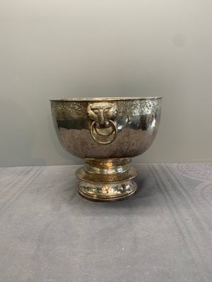 A Thai silver punch bowl with tiger-form handles, เฉิน เว่ย ไท่ 陳偉泰 mark, Bangkok, 19th C. — photo 4
