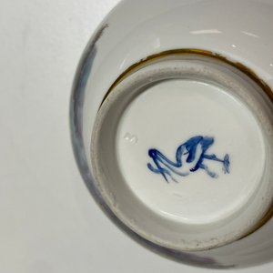 A The Hague-decorated Ansbach porcelain 'leopard and otter' cup and saucer, 18th C. — photo 14