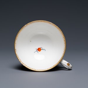 A The Hague-decorated Ansbach porcelain 'leopard and otter' cup and saucer, 18th C. — photo 9