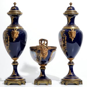 A three piece bronze-mounted Sevres porcelain garniture, 19th C. — photo 4