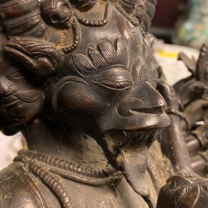 A Tibetan bronze group of Mahakala and his consort Yab-Yum, 19th C. — 照片 18