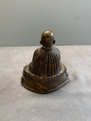A Tibetan bronze Padmasambhava, 14th C. — photo 3