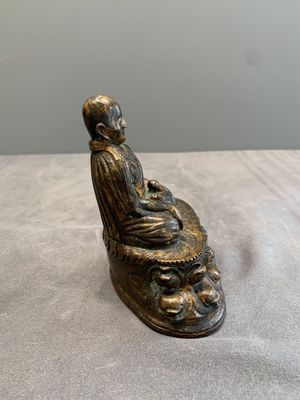 A Tibetan bronze Padmasambhava, 14th C. — photo 4