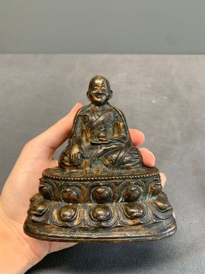 A Tibetan bronze Padmasambhava, 14th C. — photo 5